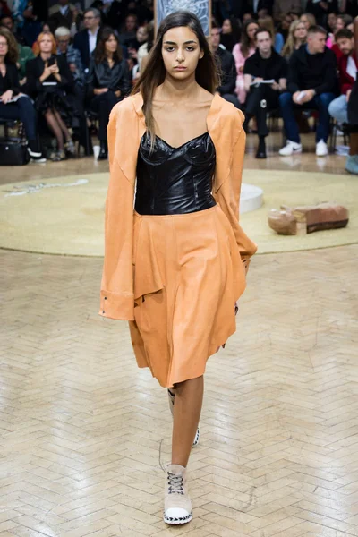 Look 4